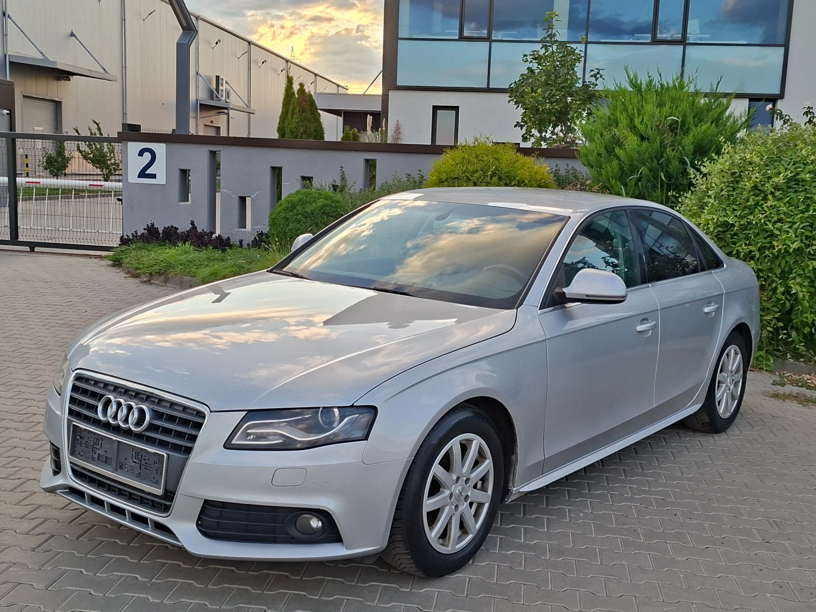 Audi A4 2.0TDI* (140кс)* LED* HOB BHOC* * , снимка 4 - Автомобили и джипове - 56060128