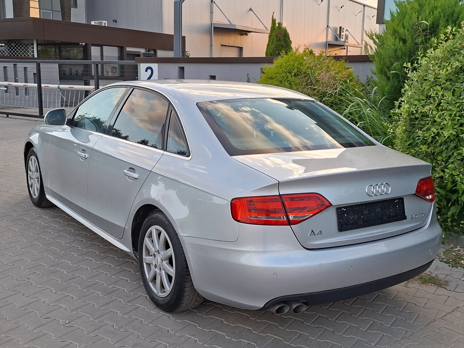 Audi A4 2.0TDI* (140кс)* LED* HOB BHOC* * , снимка 8 - Автомобили и джипове - 56060128
