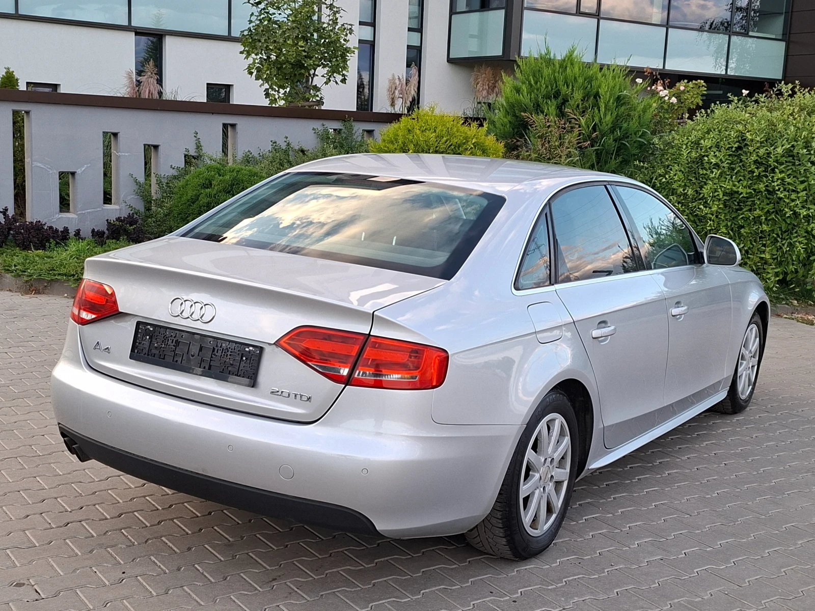 Audi A4 2.0TDI* (140кс)* LED* HOB BHOC* * , снимка 13 - Автомобили и джипове - 56060128