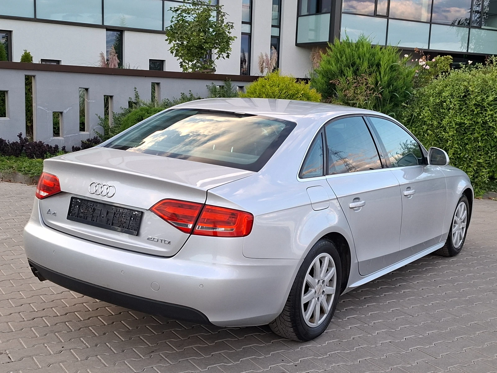 Audi A4 2.0TDI* (140кс)* LED* HOB BHOC* * , снимка 14 - Автомобили и джипове - 56060128