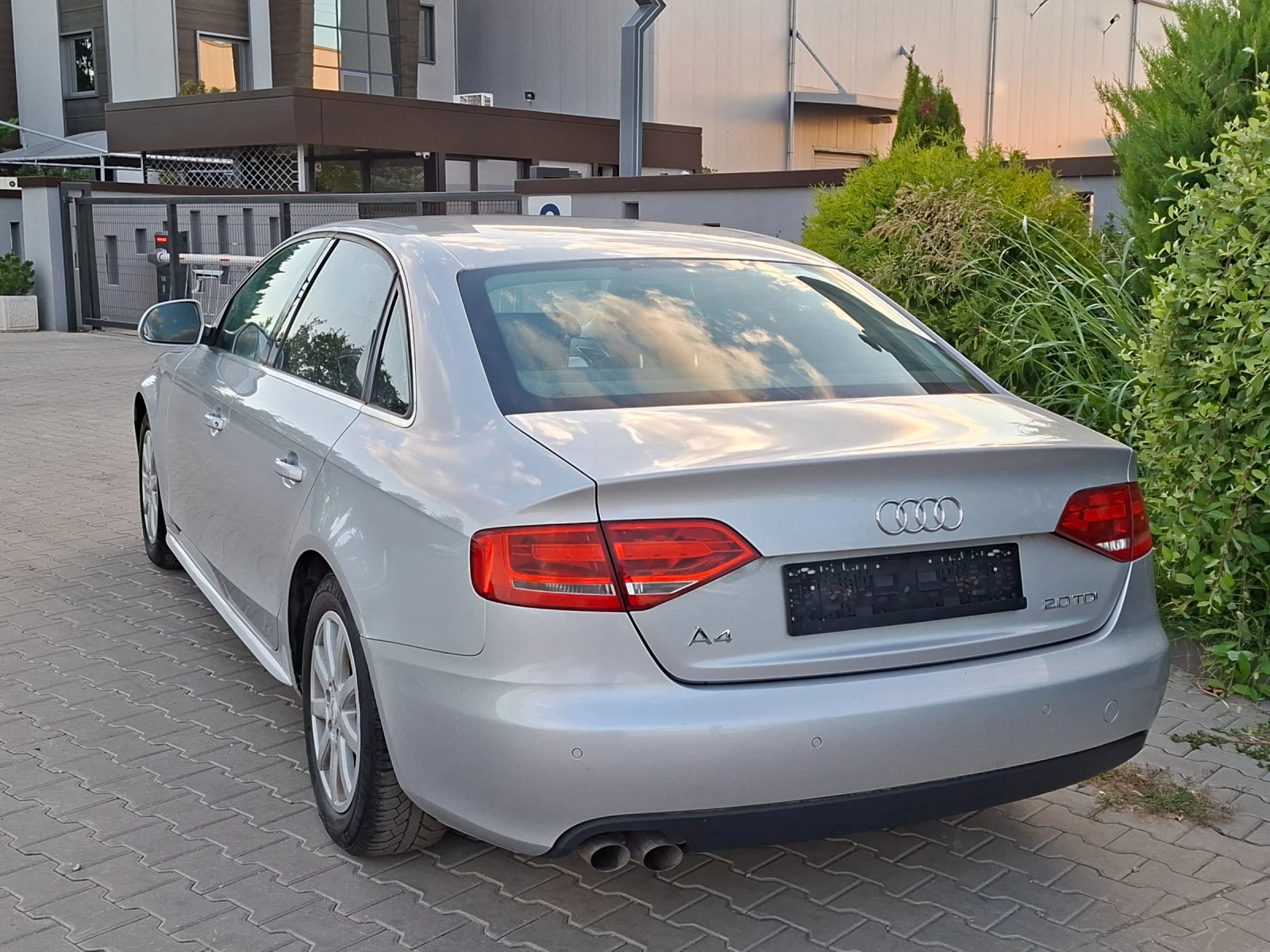 Audi A4 2.0TDI* (140кс)* LED* HOB BHOC* * , снимка 7 - Автомобили и джипове - 56060128