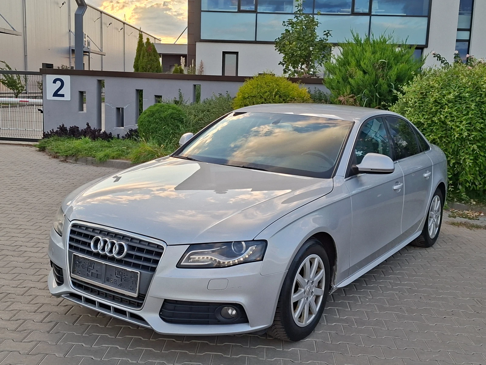 Audi A4 2.0TDI* (140кс)* LED* HOB BHOC* * , снимка 3 - Автомобили и джипове - 56060128