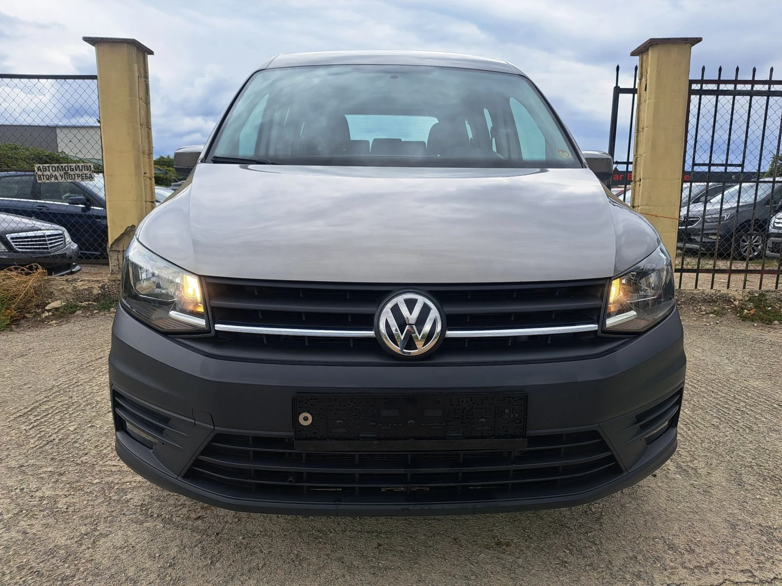 VW Caddy 2.0 D 7места, снимка 3 - Автомобили и джипове - 56264316