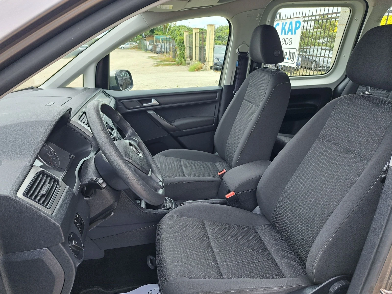 VW Caddy 2.0 D 7места, снимка 13 - Автомобили и джипове - 56264316