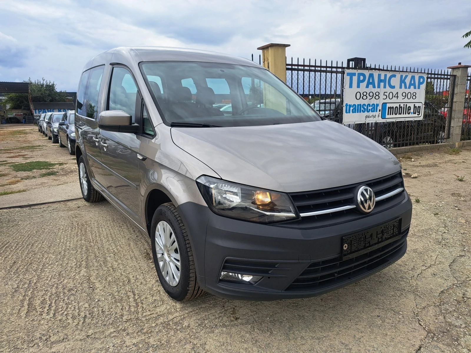 VW Caddy 2.0 D 7места, снимка 2 - Автомобили и джипове - 56264316