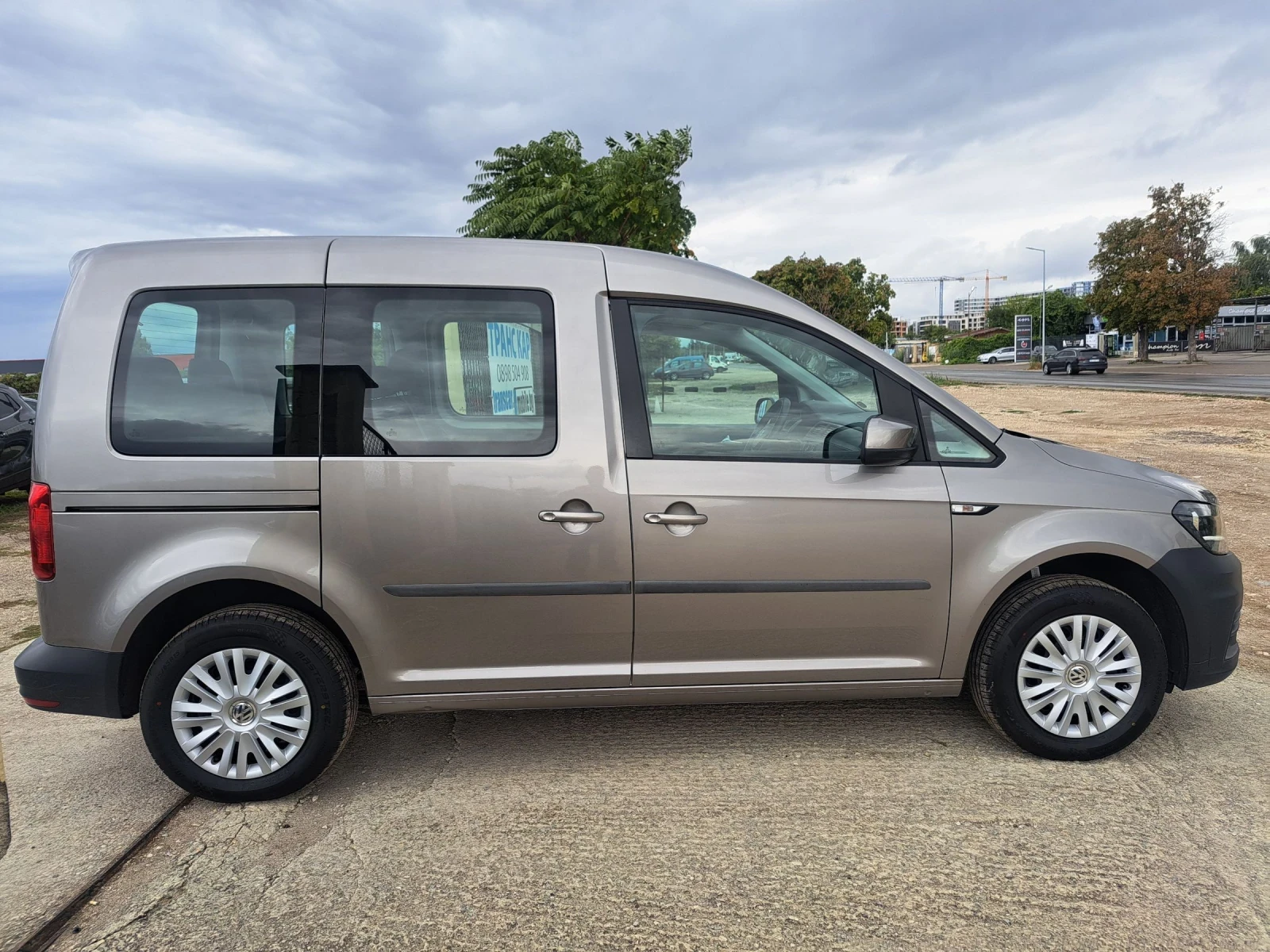 VW Caddy 2.0 D 7места, снимка 11 - Автомобили и джипове - 56264316