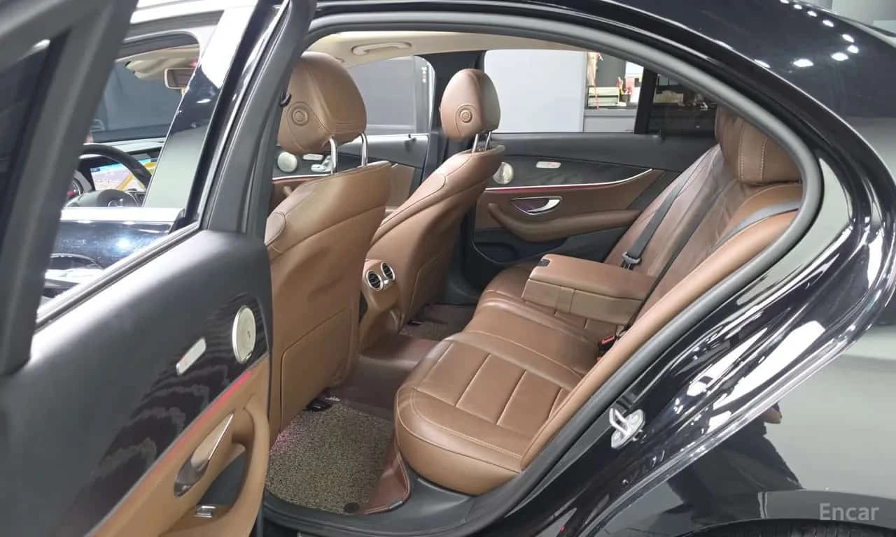 Mercedes-Benz E 220 * E220d Avantgarde * ЦЕНА ДО БГ, снимка 11 - Автомобили и джипове - 56680824