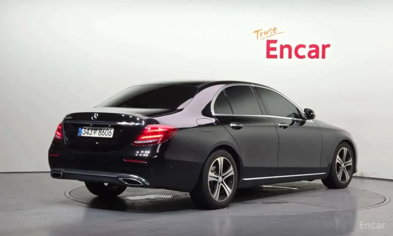 Mercedes-Benz E 220 * E220d Avantgarde * ЦЕНА ДО БГ, снимка 2 - Автомобили и джипове - 56680824