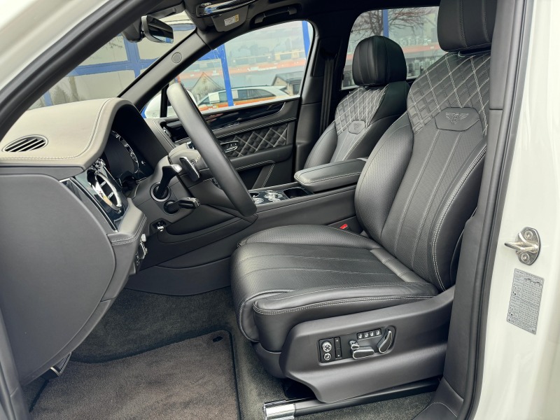 Bentley Bentayga 4.0 V8 First Edition, снимка 8 - Автомобили и джипове - 45742404