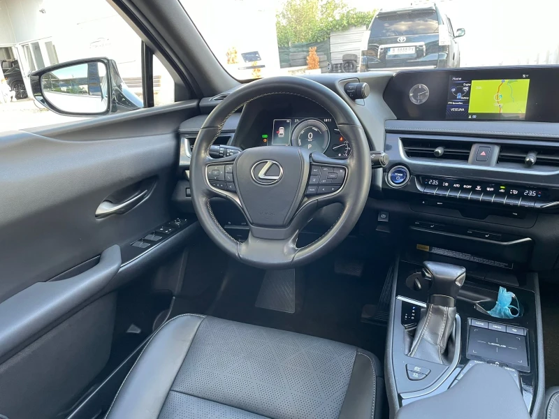 Lexus UX 250h 4x4/HUD/BSM/Relax+ HHC, снимка 10 - Автомобили и джипове - 51682163