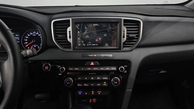 Kia Sportage 2.0 2WD NOBLESSE PLUS autogeorge.com, снимка 13 - Автомобили и джипове - 52389360