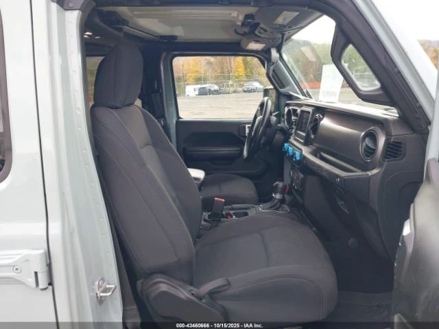 Jeep Wrangler 4XE 4X4 - изображение 10