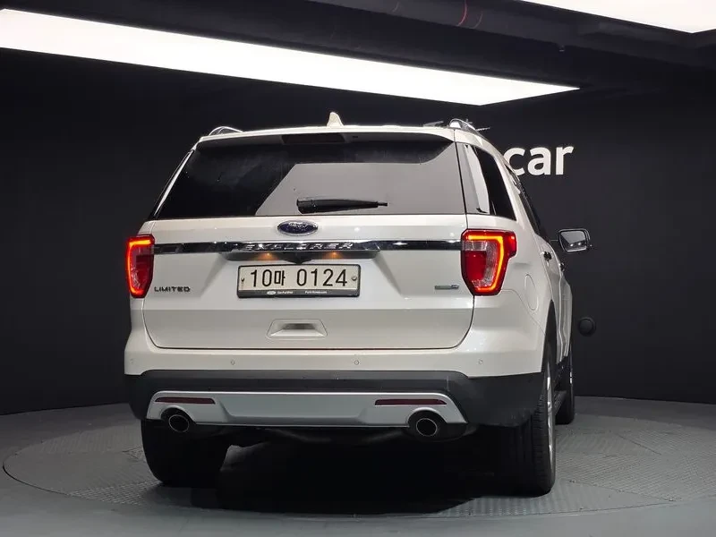 Ford Explorer 2.3 AWD, снимка 4 - Автомобили и джипове - 54351870