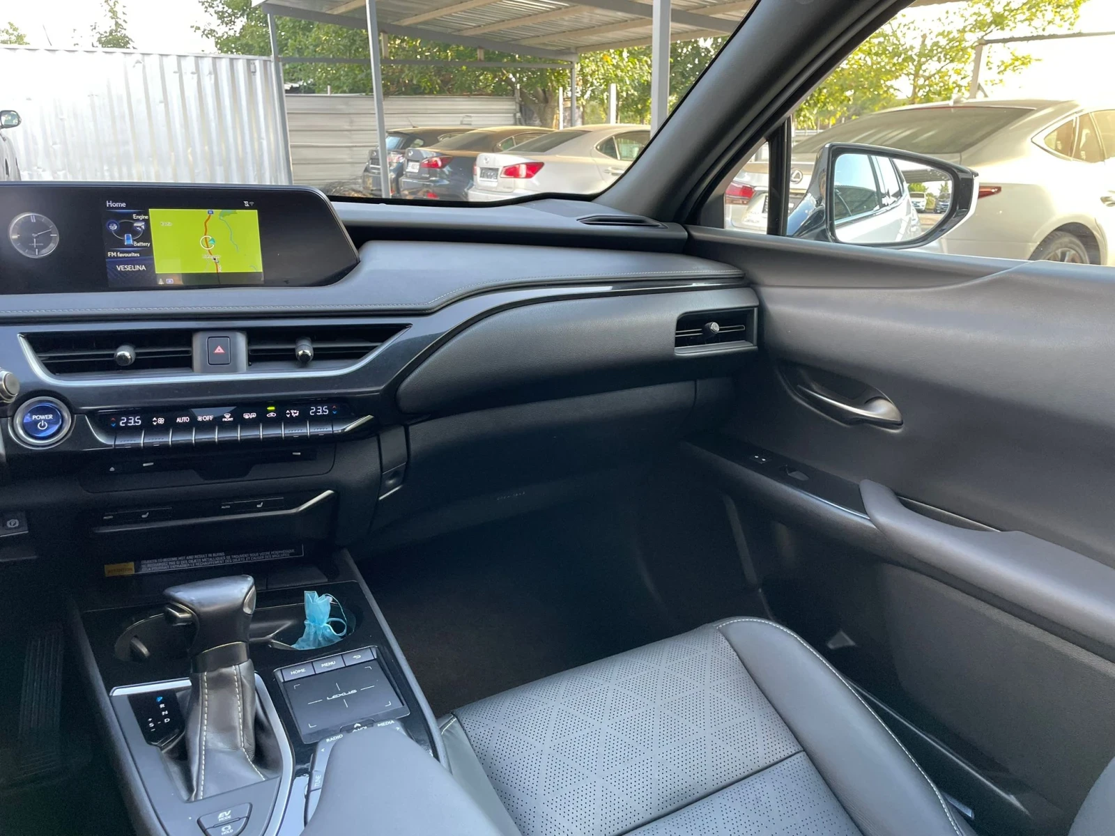 Lexus UX 250h 4x4/HUD/BSM/Relax+ HHC | Mobile.bg — изображение 12