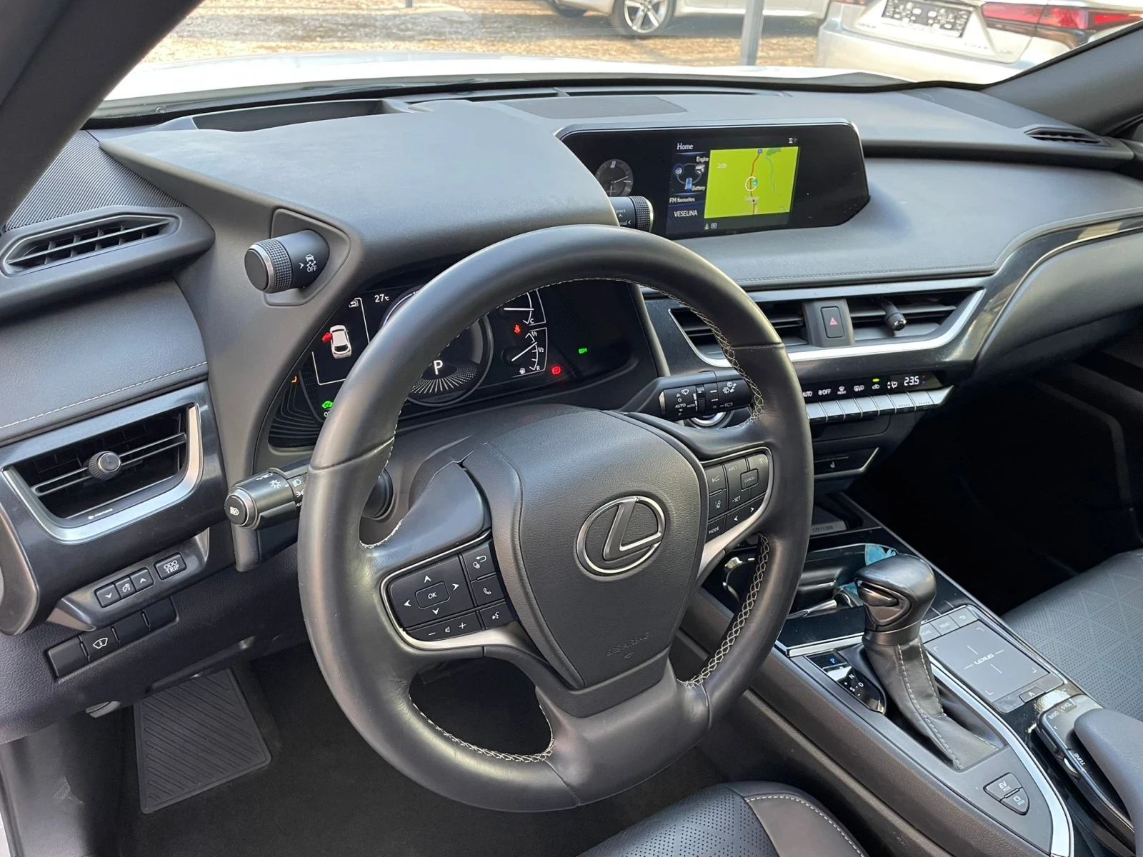Lexus UX 250h 4x4/HUD/BSM/Relax+ HHC | Mobile.bg — изображение 11