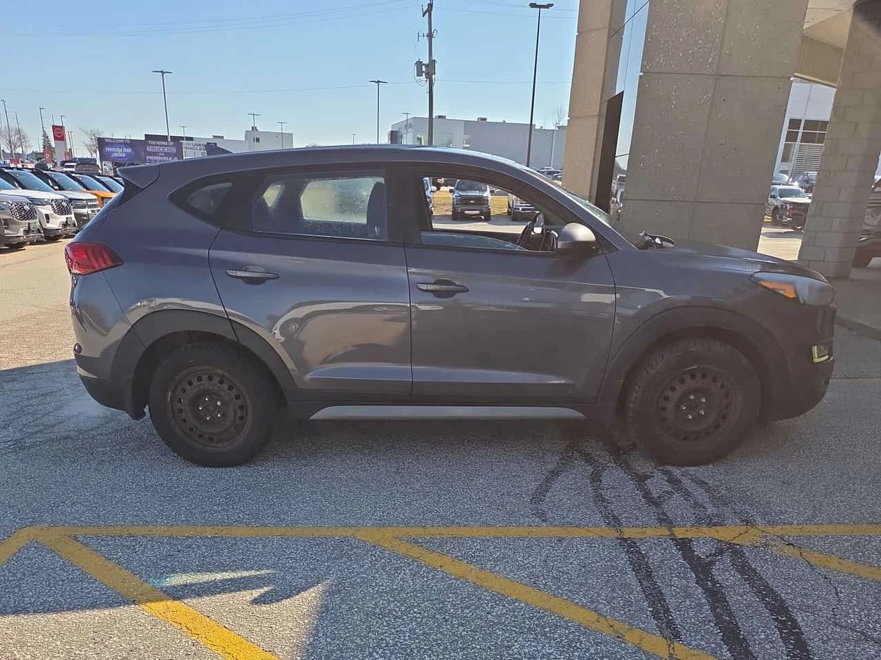 Hyundai Tucson * Essential * CARFAX * БЕЗ ПЪРВОНАЧАЛНА ВНОСКА, снимка 3 - Автомобили и джипове - 54813962