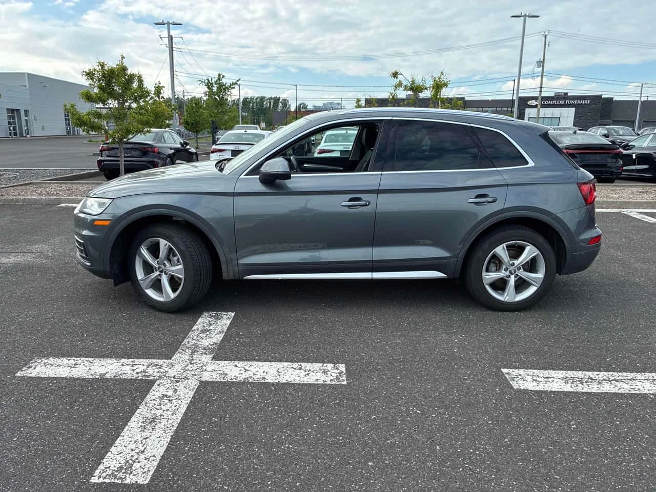 Audi Q5 * Progressiv * КОМПЛЕКТ ГУМИ * ДИГИТАЛНО * АВТОКРЕ, снимка 2 - Автомобили и джипове - 54875642