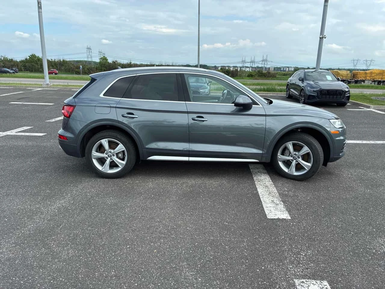 Audi Q5 * Progressiv * КОМПЛЕКТ ГУМИ * ДИГИТАЛНО * АВТОКРЕ, снимка 3 - Автомобили и джипове - 54875642