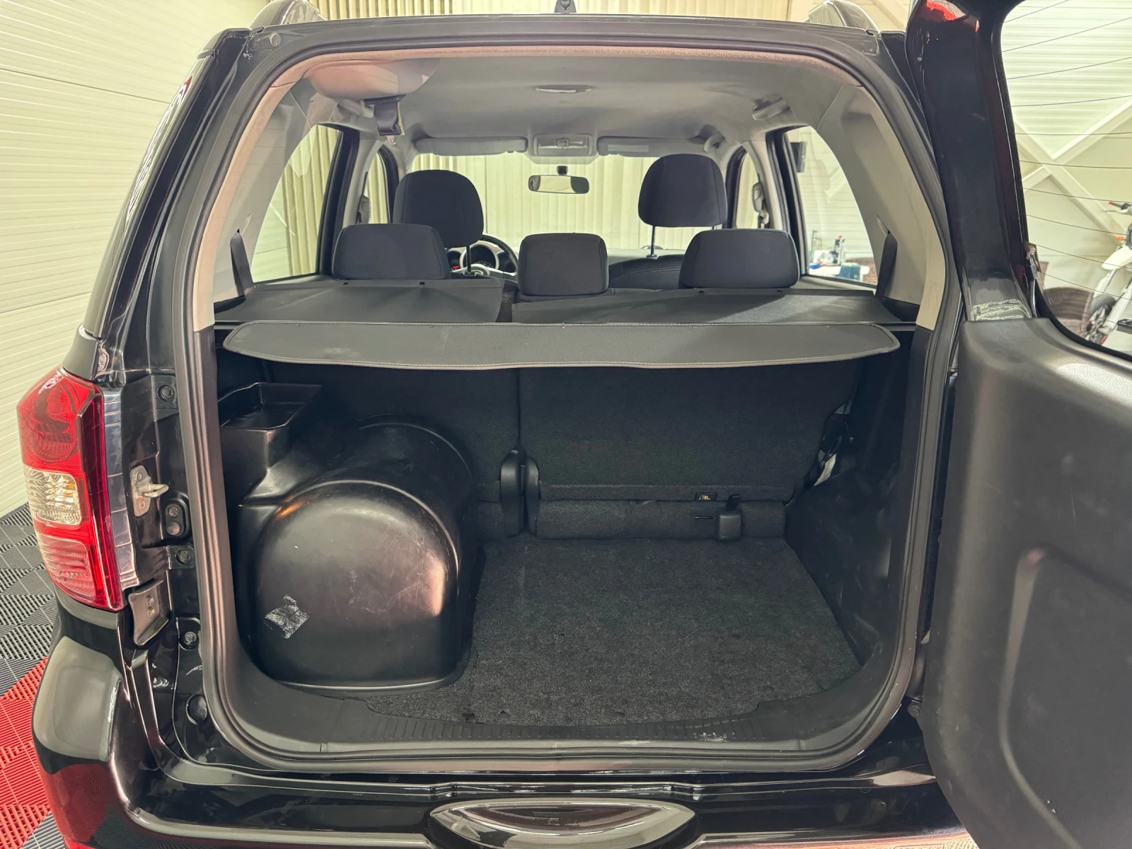 Daihatsu Terios 1.5 i - ГАЗ | АВТОМАТИК | 4х4 | БАВНИ+ БЛОКАЖ, снимка 17 - Автомобили и джипове - 55224777