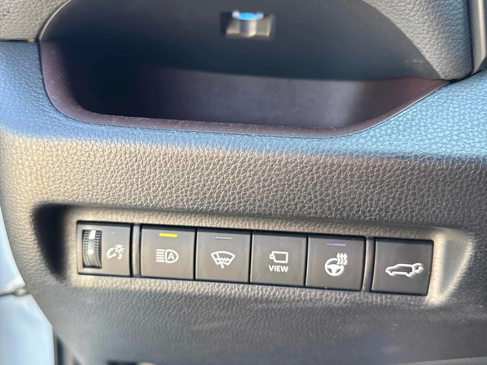 Toyota Rav4 HYBRID LIMITED * 360 CAMERA * BLIND SPOT * AWD * , снимка 12 - Автомобили и джипове - 55413348