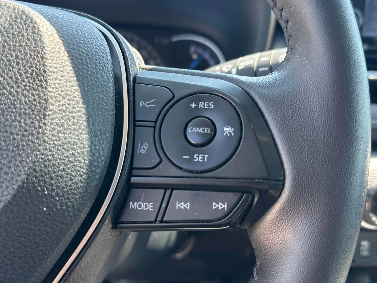 Toyota Rav4 HYBRID LIMITED * 360 CAMERA * BLIND SPOT * AWD * , снимка 8 - Автомобили и джипове - 55413348