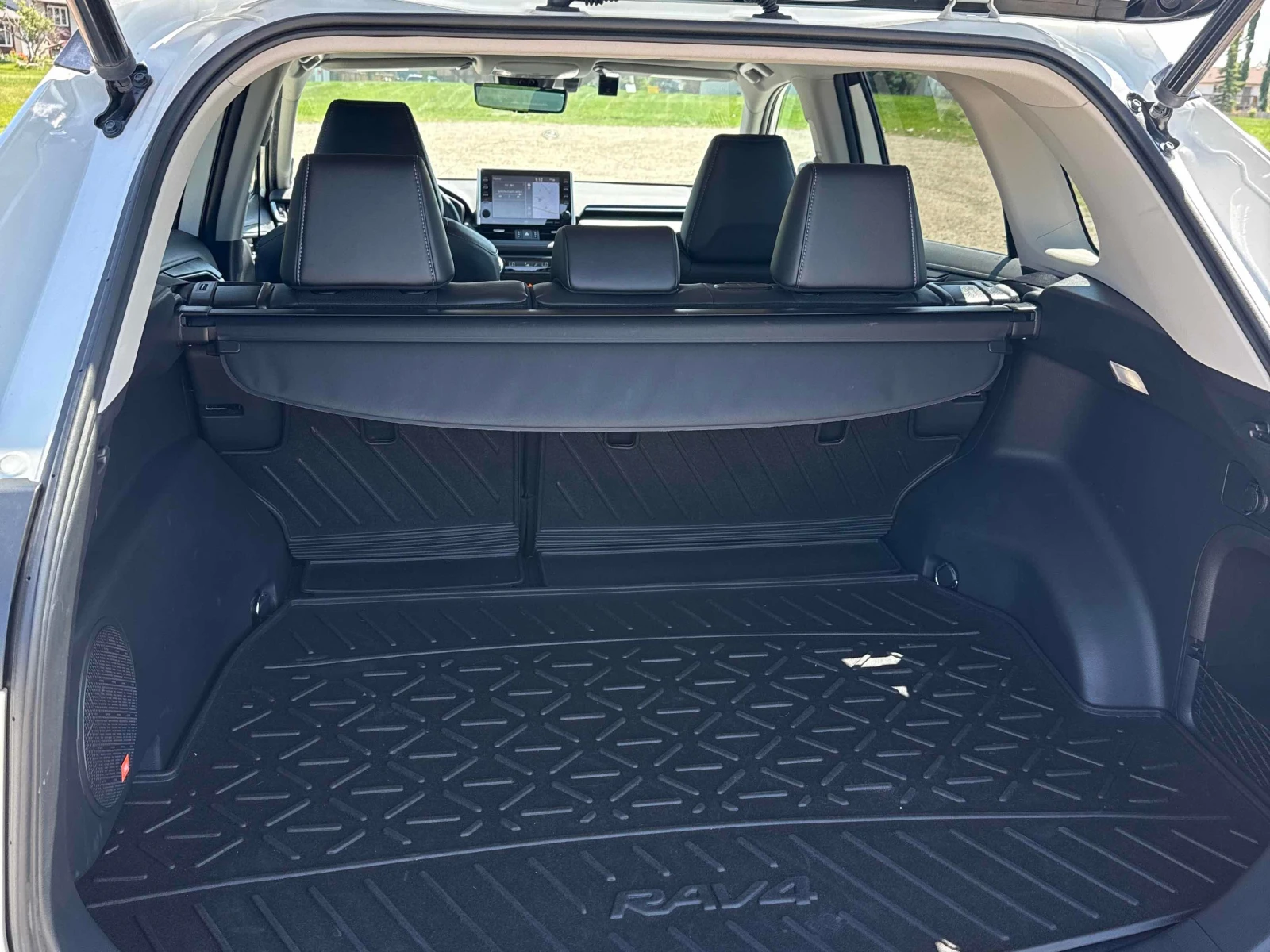 Toyota Rav4 HYBRID LIMITED * 360 CAMERA * BLIND SPOT * AWD * , снимка 15 - Автомобили и джипове - 55413348