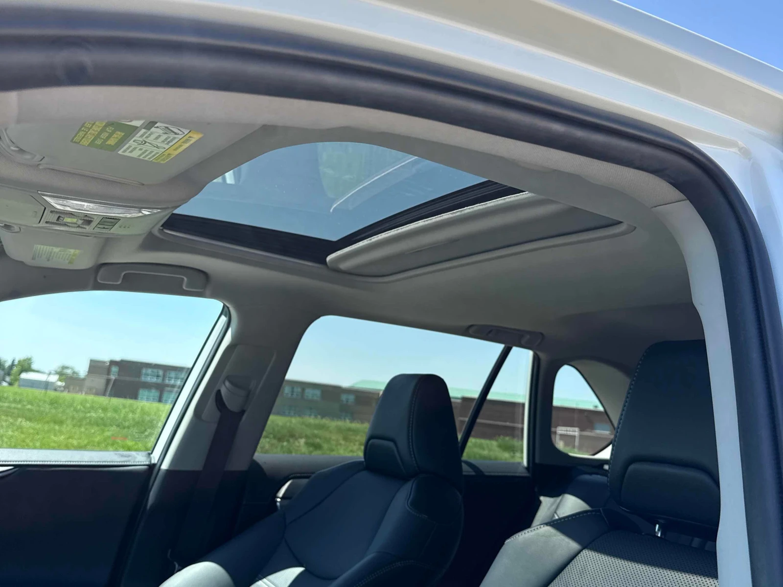 Toyota Rav4 HYBRID LIMITED * 360 CAMERA * BLIND SPOT * AWD * , снимка 14 - Автомобили и джипове - 55413348