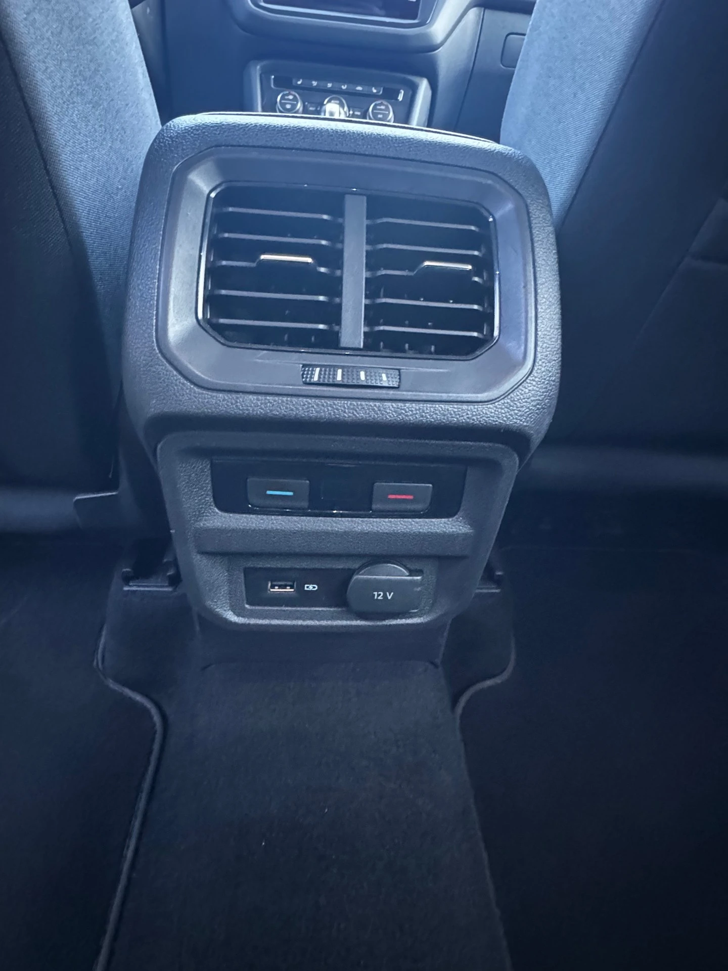 VW Tiguan Allspace 2.0 TSI 4Motion DSG, снимка 13 - Автомобили и джипове - 56299125