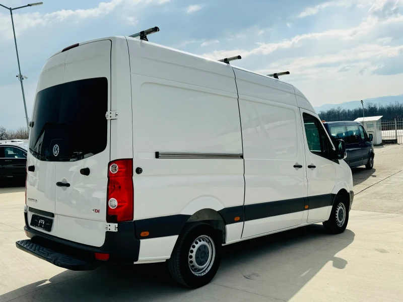 VW Crafter Немски!КАТО НОВ!ТОП!ТОП!ТОП!НАВИ!КЛИМАТР!, снимка 5 - Бусове и автобуси - 48978065