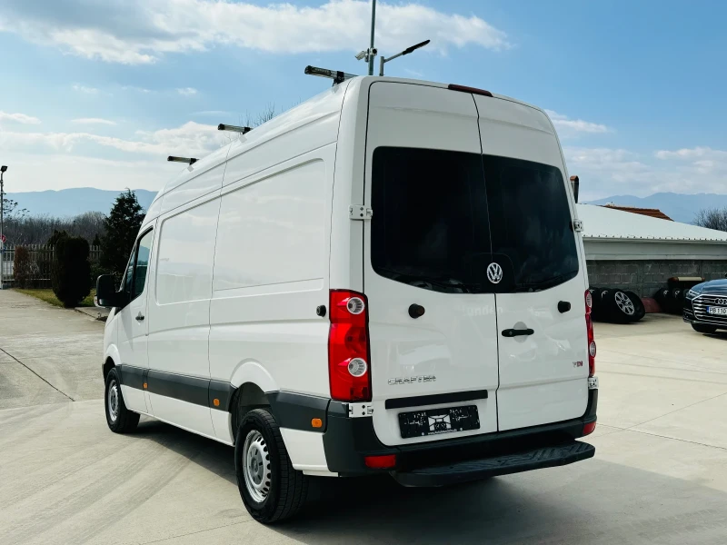 VW Crafter Немски!КАТО НОВ!ТОП!ТОП!ТОП!НАВИ!КЛИМАТР!, снимка 4 - Бусове и автобуси - 48978065