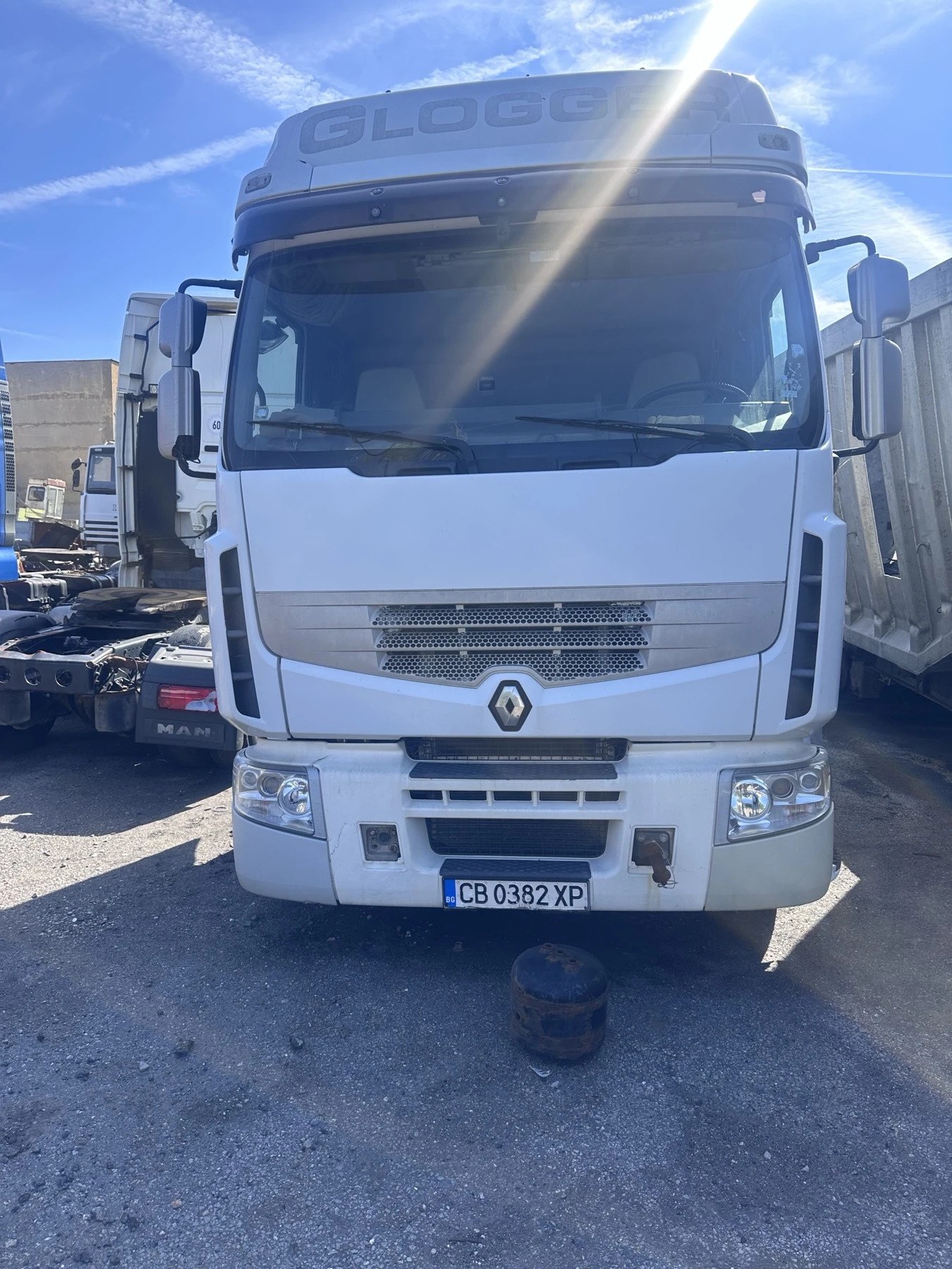 Renault Premium