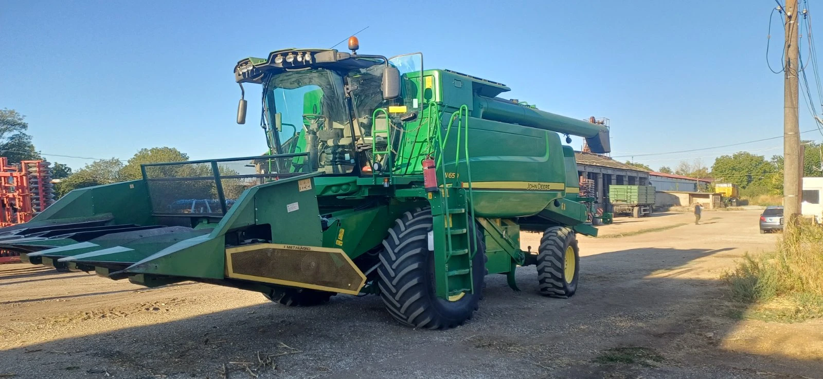 Комбайн John Deere W650 + 3бр. хедери, снимка 3 - Селскостопанска техника - 56211374