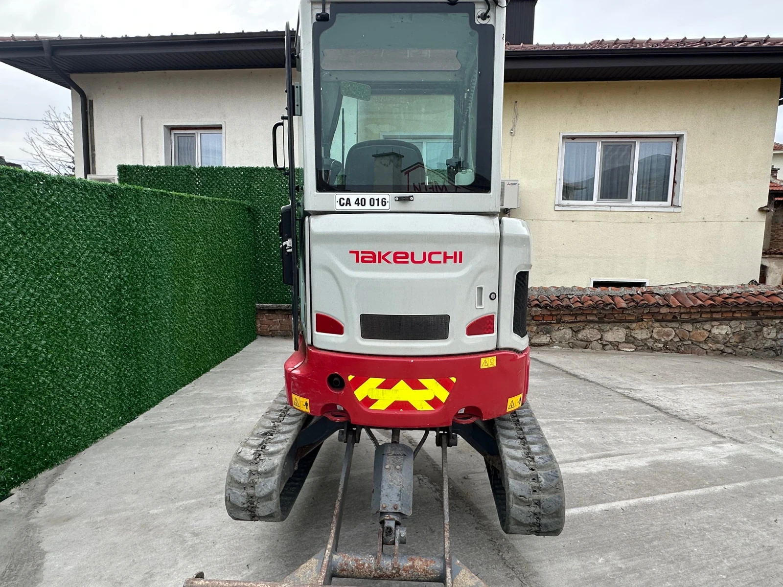Багер Takeuchi TB325R - изображение 6
