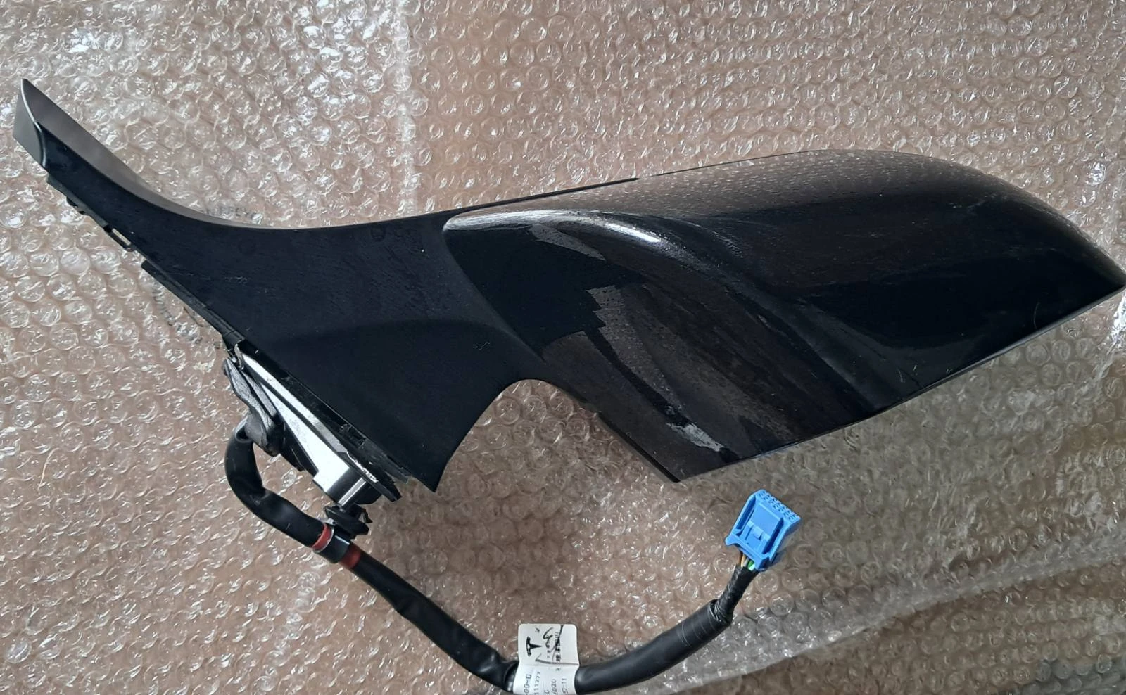 Огледала външни нови оригинални за Tesla Y и Tesla 3, снимка 2 - Части - 54481516