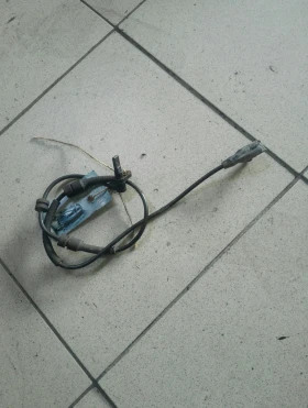 Абс датчик преден десен Ланчия Федра 2.2хди (peugeot 807,C8)