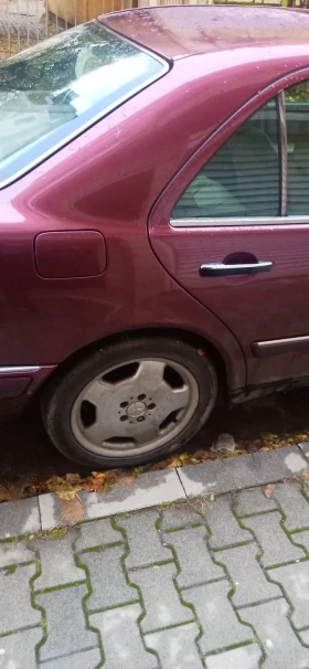 Mercedes-Benz E 230, снимка 5