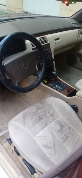 Mercedes-Benz E 230, снимка 3