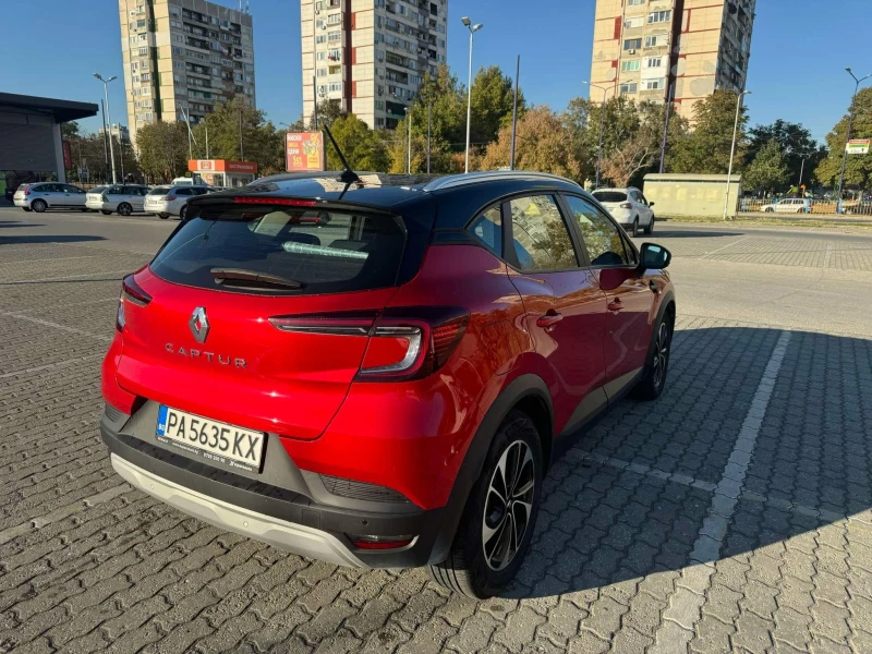 Renault Captur, снимка 3 - Автомобили и джипове - 47652810