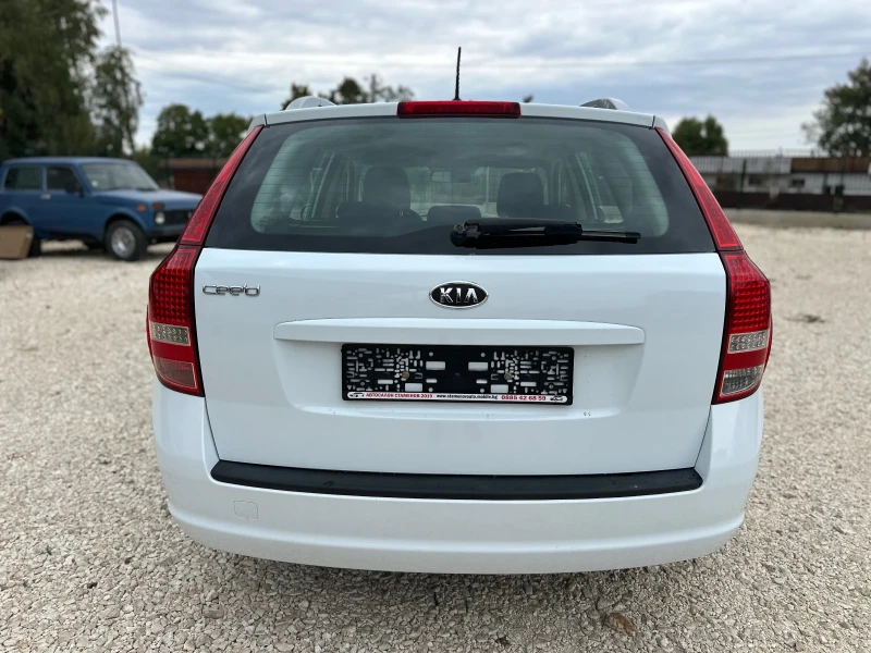 Kia Ceed 1.6/FACELIFT//2011г//6ск//EURO5B, снимка 4 - Автомобили и джипове - 51838540