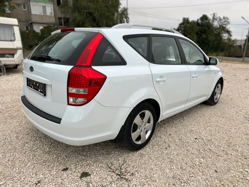 Kia Ceed 1.6/FACELIFT//2011г//6ск//EURO5B, снимка 5 - Автомобили и джипове - 51838540