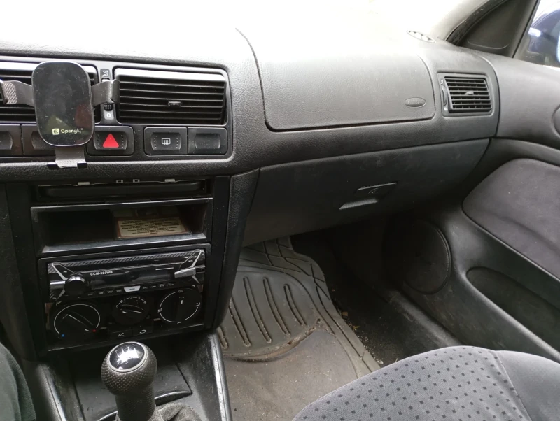 VW Golf, снимка 7 - Автомобили и джипове - 52191902
