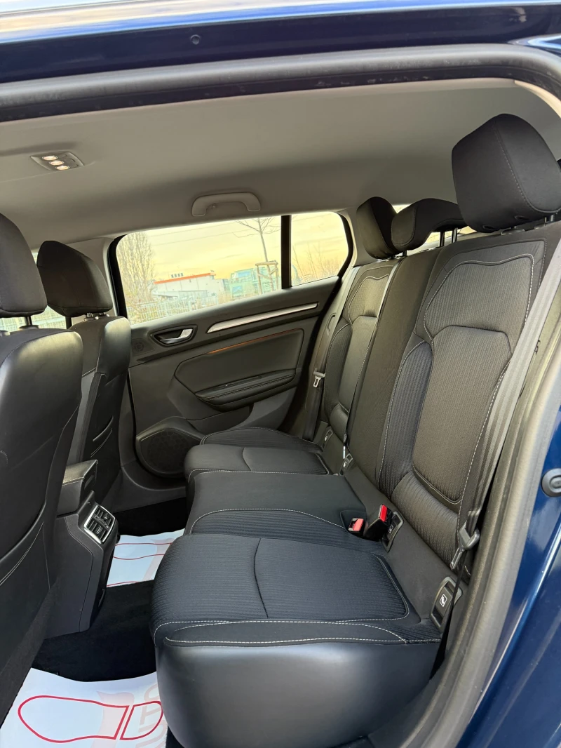 Renault Megane 1.5 DCI* NAVI* КАТО НОВА* , снимка 9 - Автомобили и джипове - 52845676