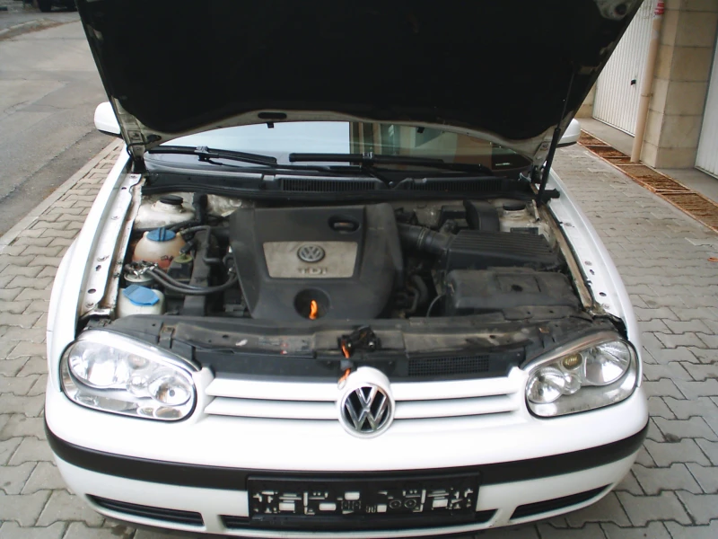 VW Golf 1.9 TDI 101k.c., снимка 15 - Автомобили и джипове - 53222651