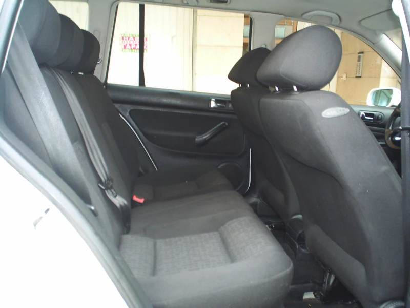 VW Golf 1.9 TDI 101k.c., снимка 13 - Автомобили и джипове - 53222651