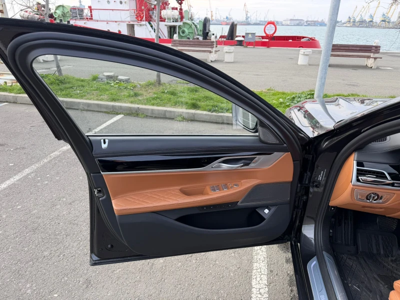 BMW 745 Le xDrive M Sportpaket 3xTV/H&K/Massage/Laser, снимка 6 - Автомобили и джипове - 53225543