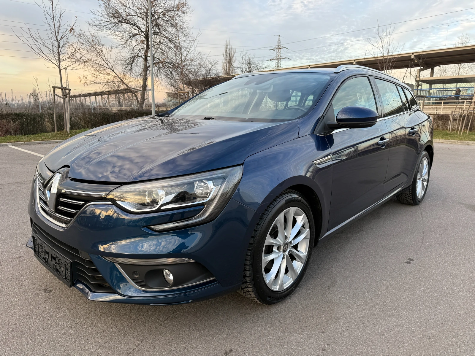 Renault Megane 1.5 DCI* NAVI* КАТО НОВА* , снимка 1
