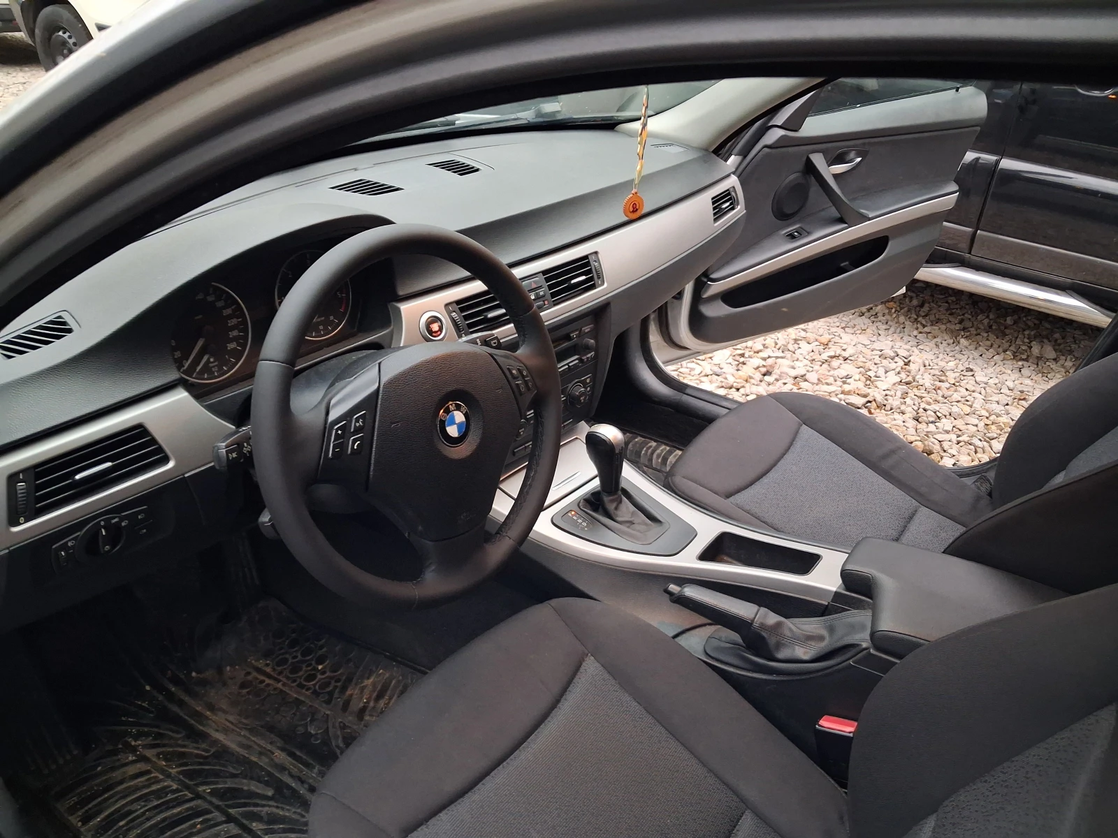 BMW 320 2.0d/163кс/Аvtomat - изображение 9