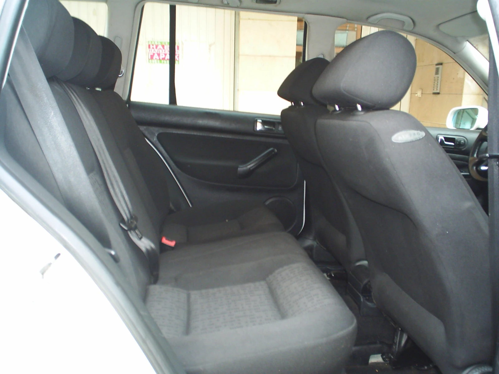 VW Golf 1.9 TDI 101k.c., снимка 13 - Автомобили и джипове - 53222651