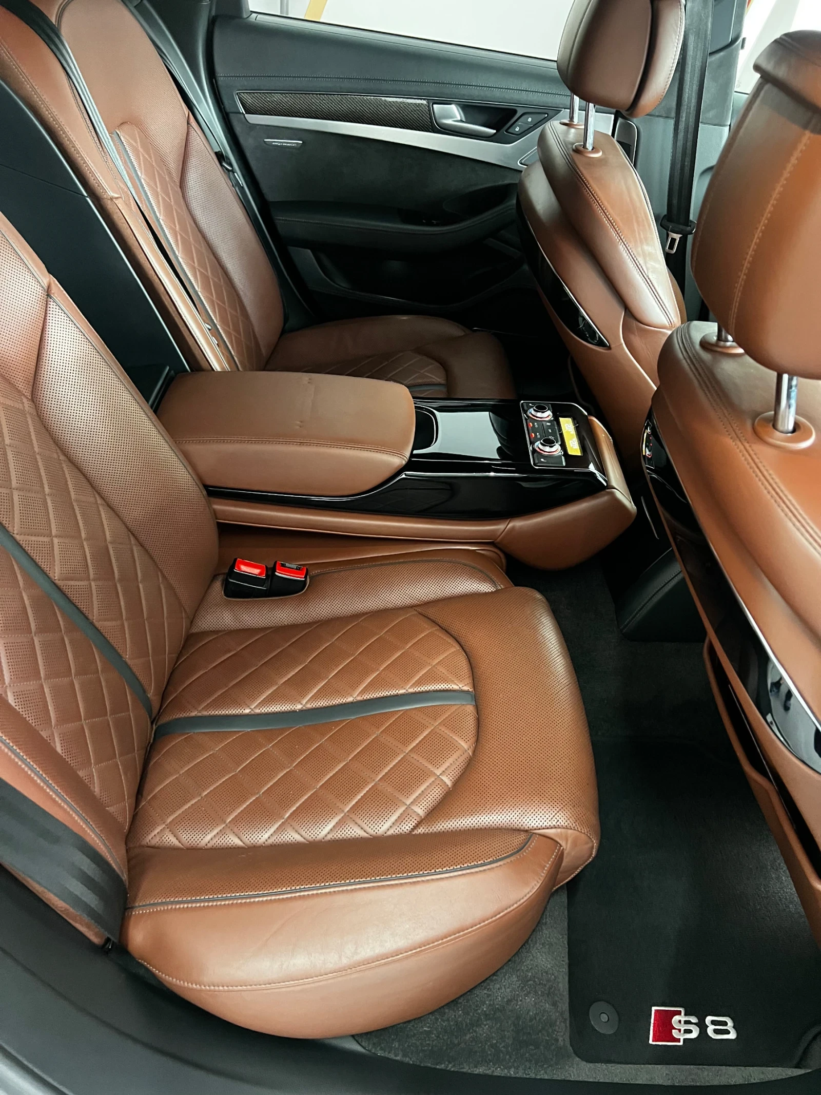 Audi S8 800+ цена до края на месеца, снимка 11 - Автомобили и джипове - 53575211