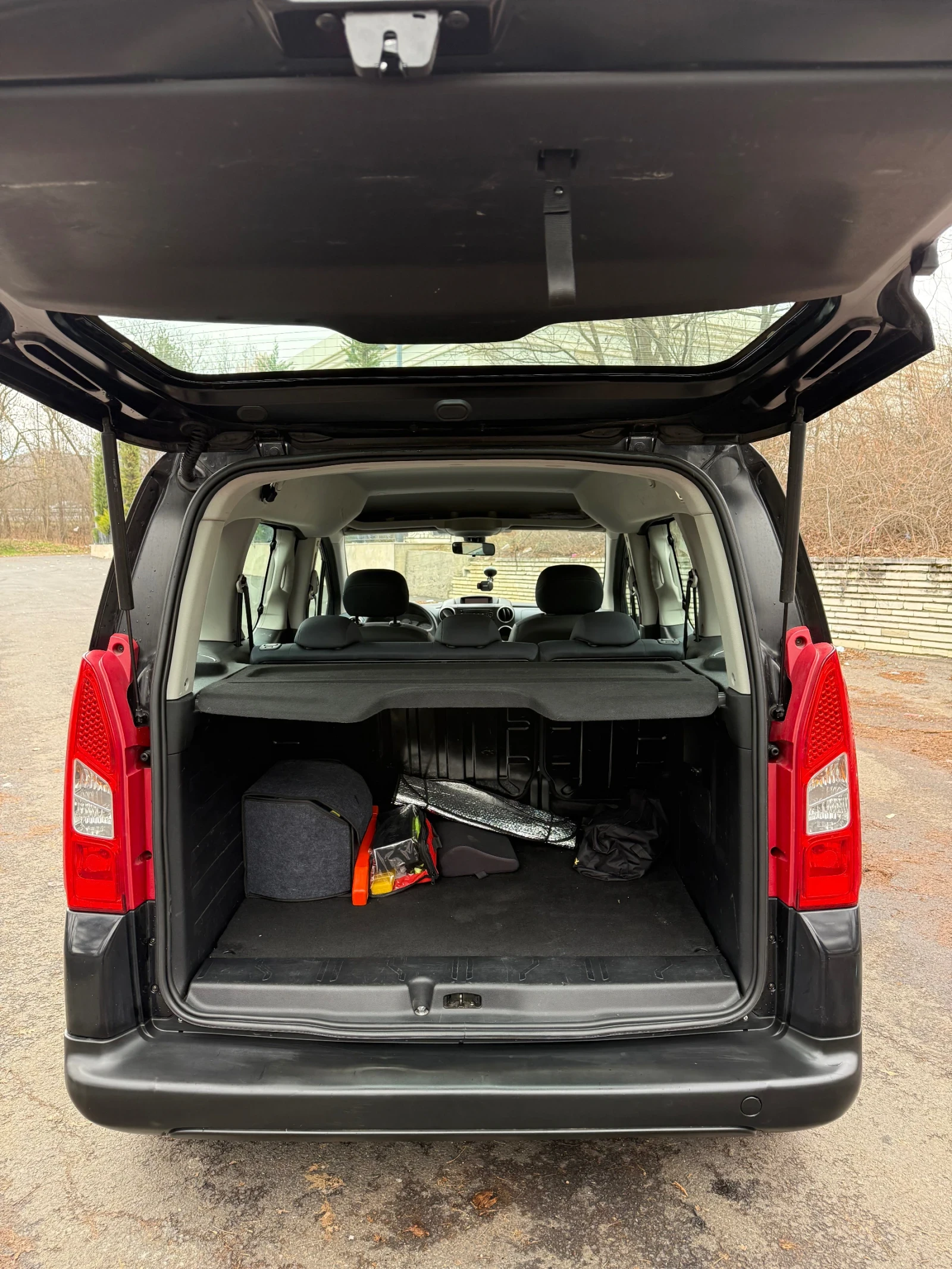 Peugeot Partner, снимка 12 - Автомобили и джипове - 53747878